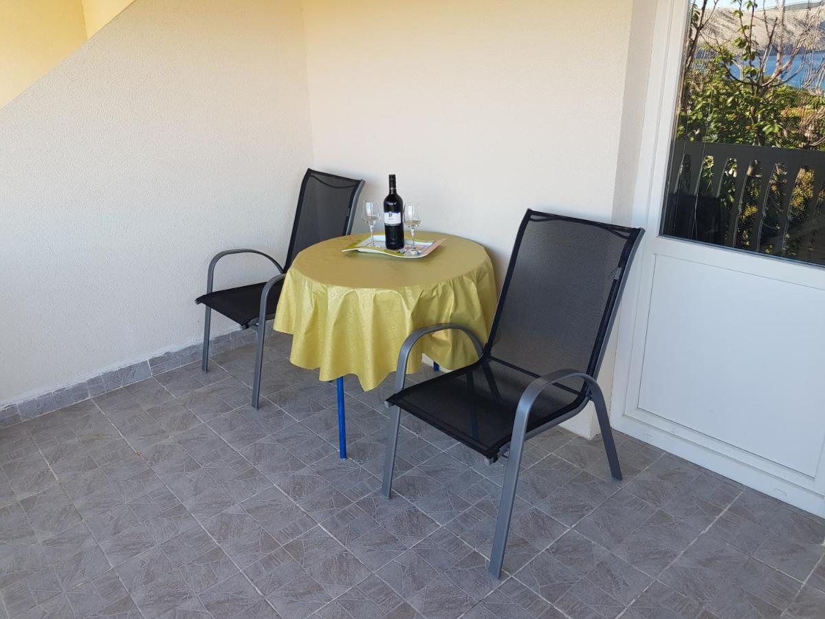 Apartments Nikol Лопар Екстериор снимка