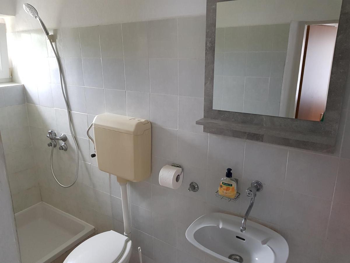 Apartments Nikol Лопар Екстериор снимка