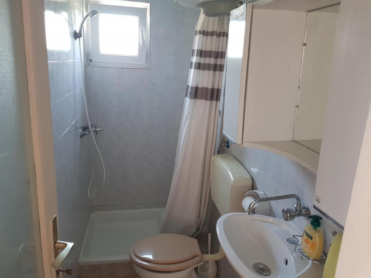 Apartments Nikol Лопар Екстериор снимка