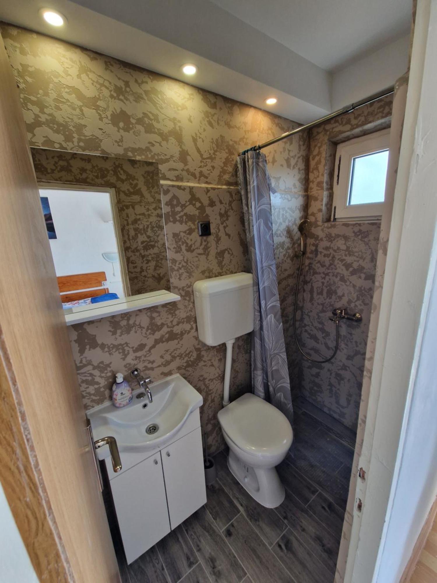 Apartments Nikol Лопар Екстериор снимка