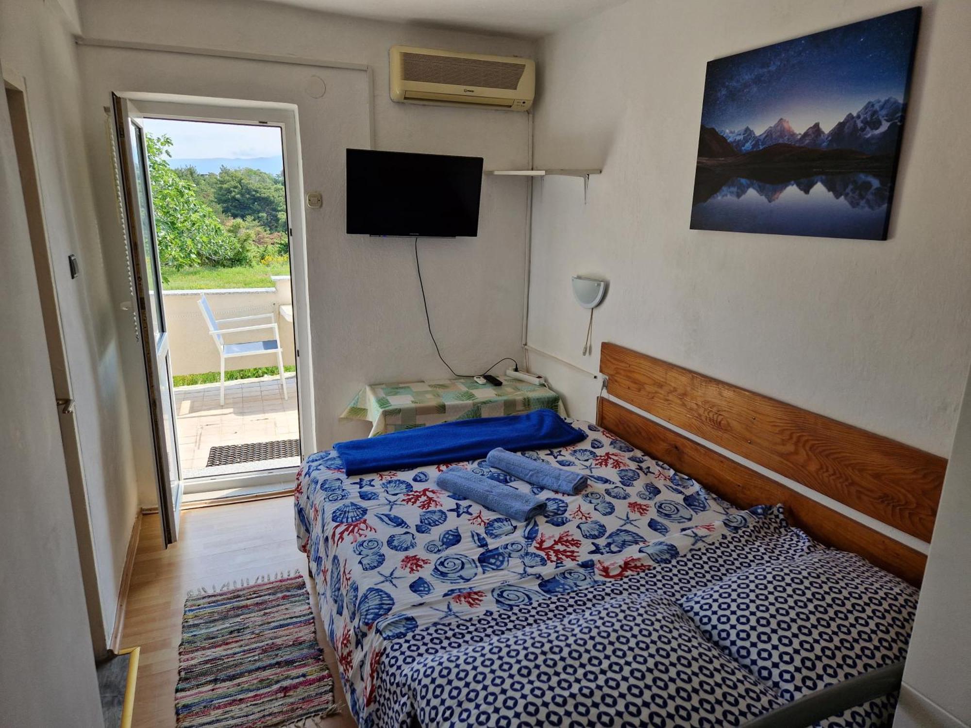 Apartments Nikol Лопар Екстериор снимка